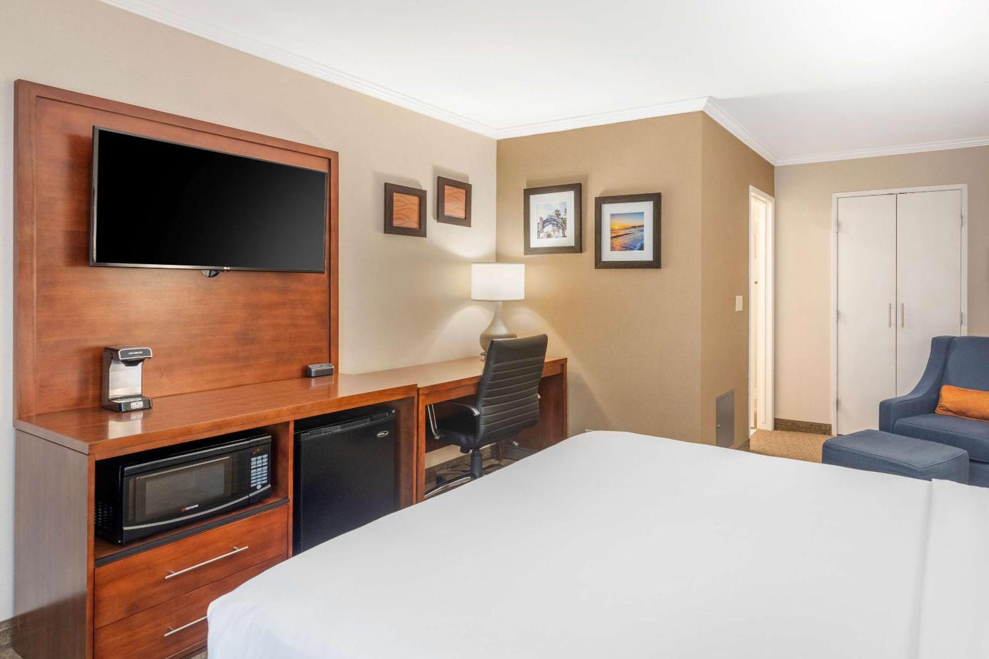 Habitación Estándar con sofá cama - 1 cama extragrande - No fumadores