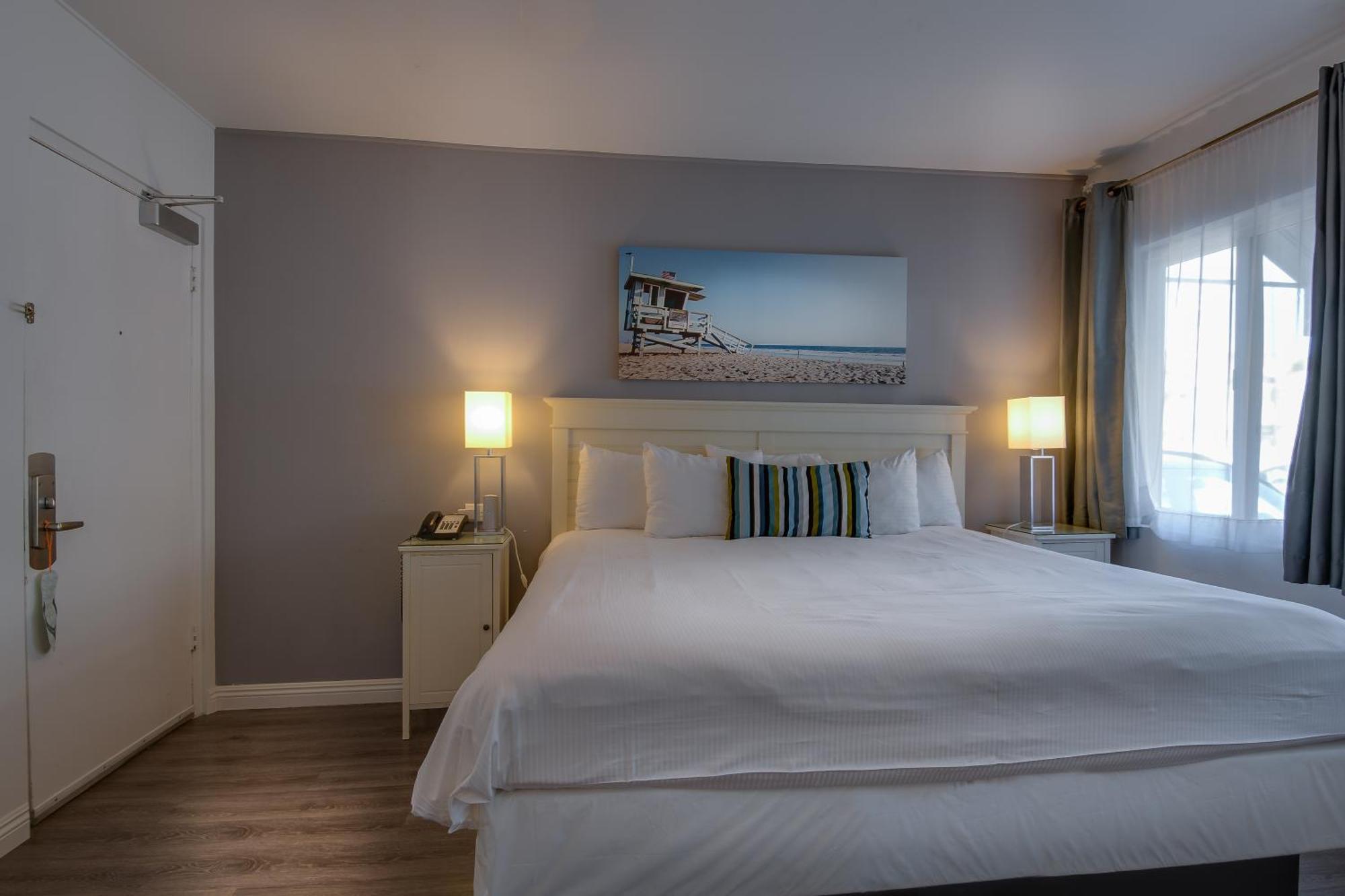 Kamer met Kingsize Bed en Uitzicht op de Tuin