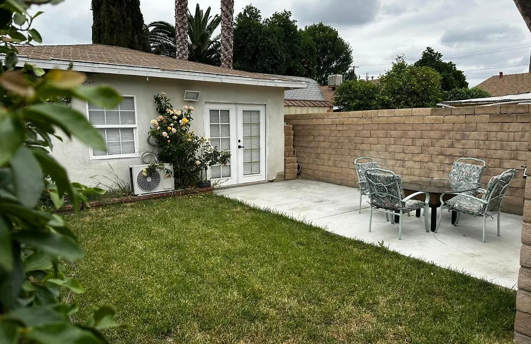 La Studio City-1