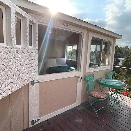 Glamping Hollywood Hills - Luxury Tiny House-3