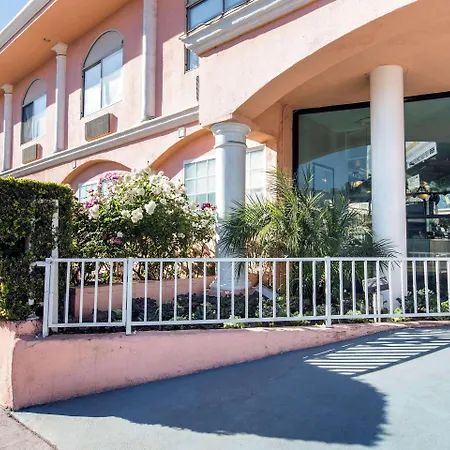 Rodeway Inn near Melrose Ave-3